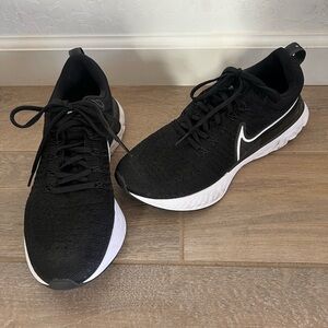 Women’s Nike React Infinity Flyknit black sneakers